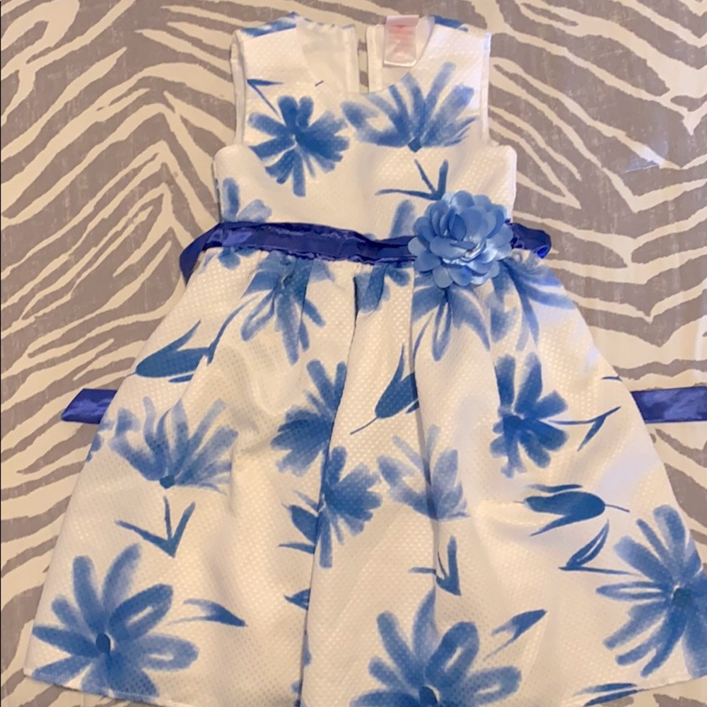 Girls puffy dress